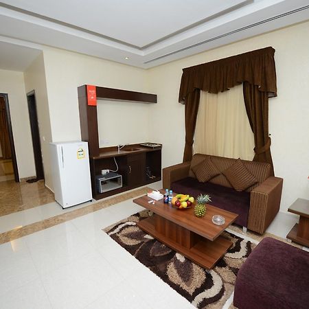 Hotelier Suites Riyadh Ngoại thất bức ảnh