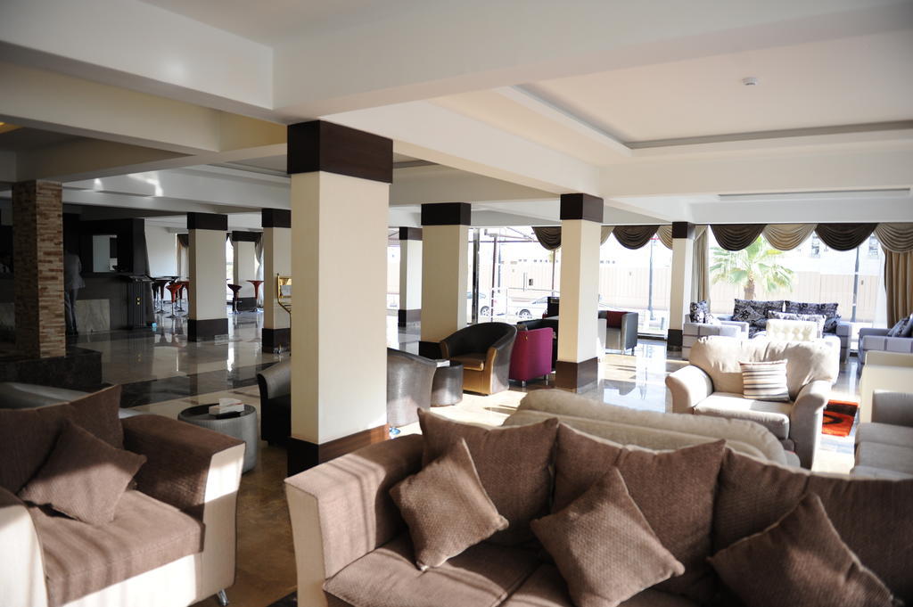 Hotelier Suites Riyadh Ngoại thất bức ảnh