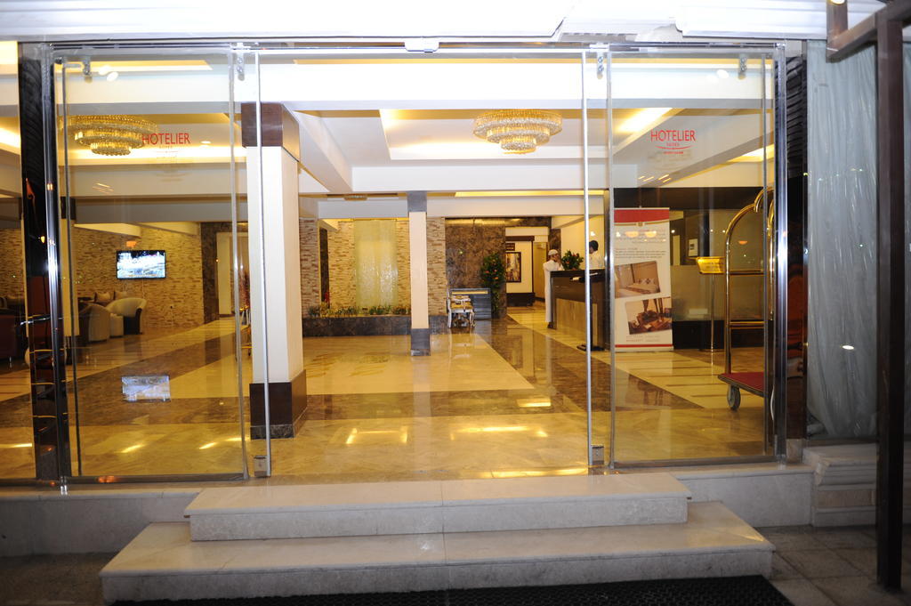 Hotelier Suites Riyadh Ngoại thất bức ảnh