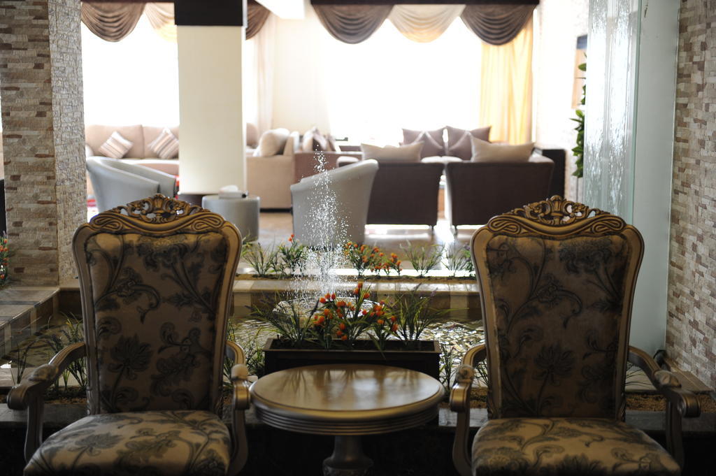 Hotelier Suites Riyadh Ngoại thất bức ảnh
