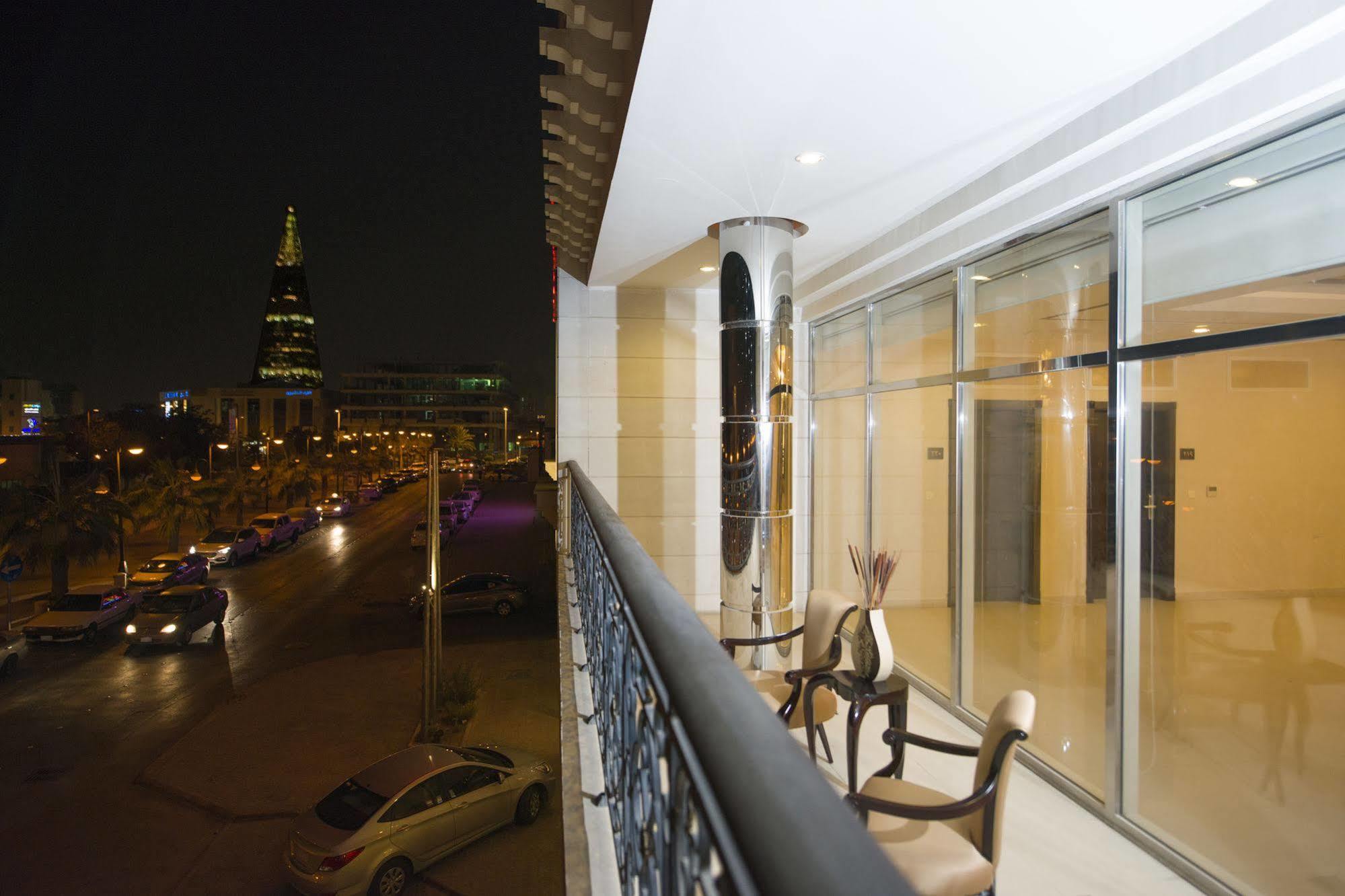 Hotelier Suites Riyadh Ngoại thất bức ảnh